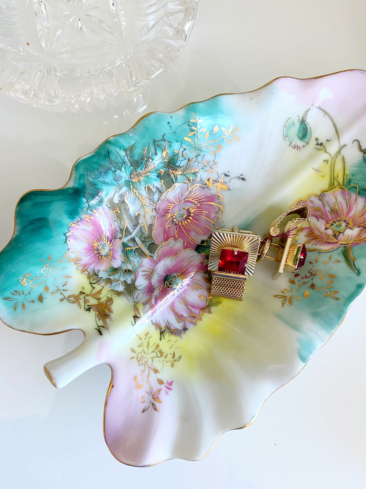 Porcelain Pastel Leaf