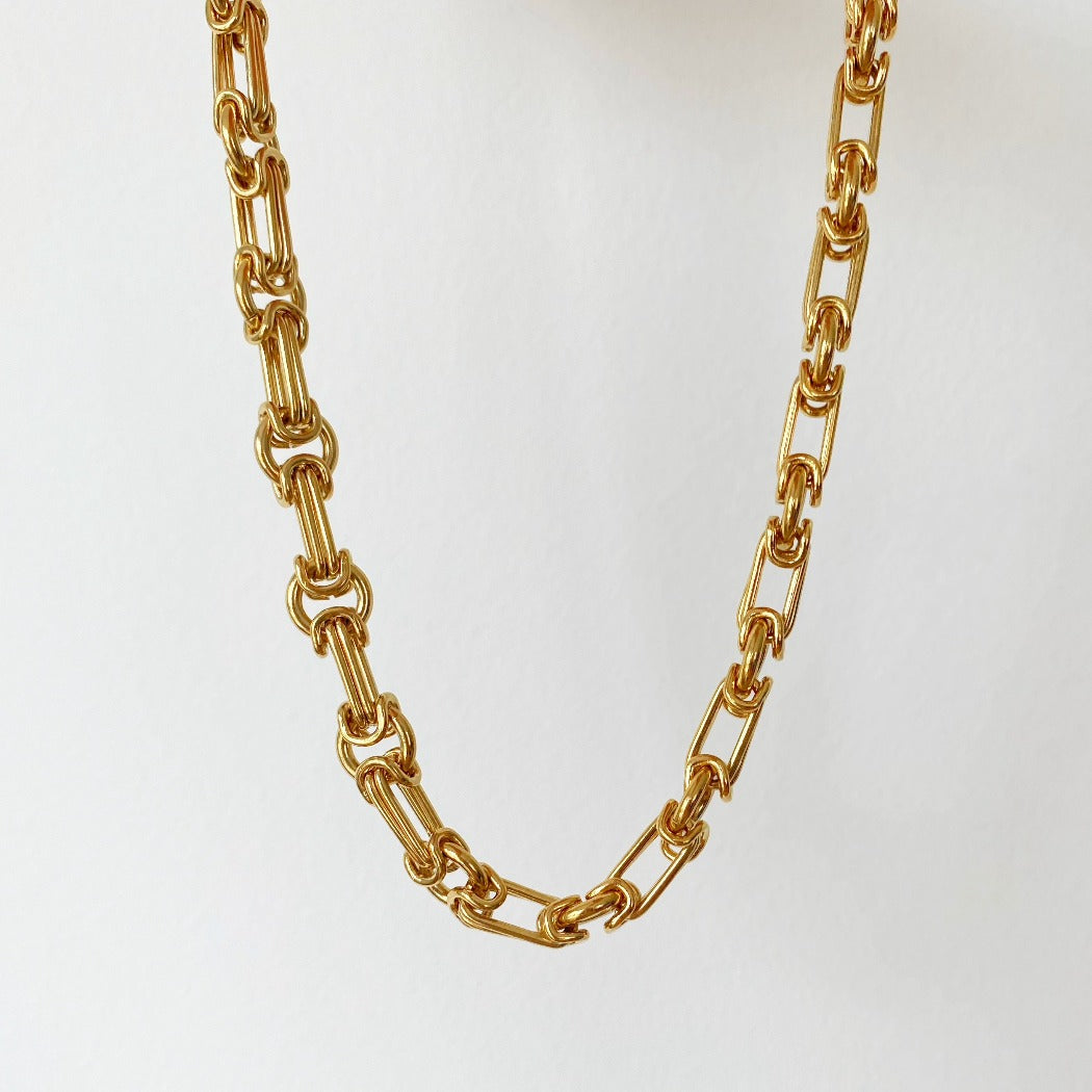 Detail shot of Rachel Mulherin thick gold Drew chain for layering gold necklaces